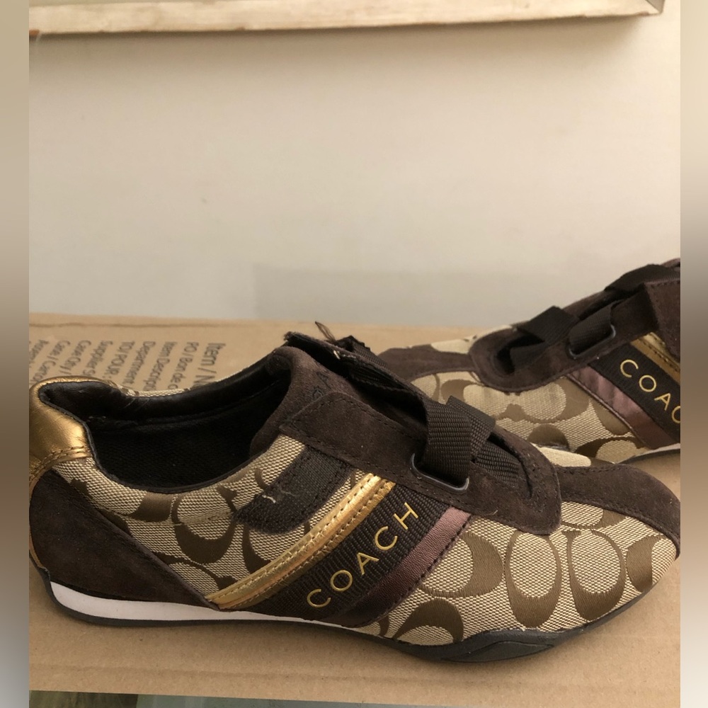 Signature iconic Coach sneaker shoes size 7.5